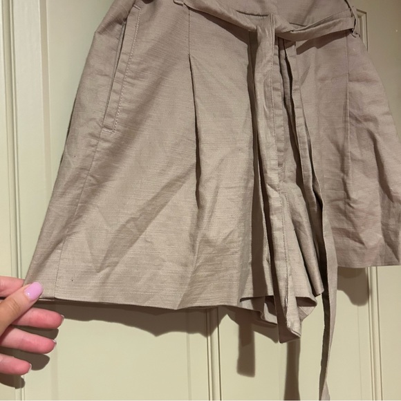 Aritzia Wilfred Shorts - Picture 3 of 10